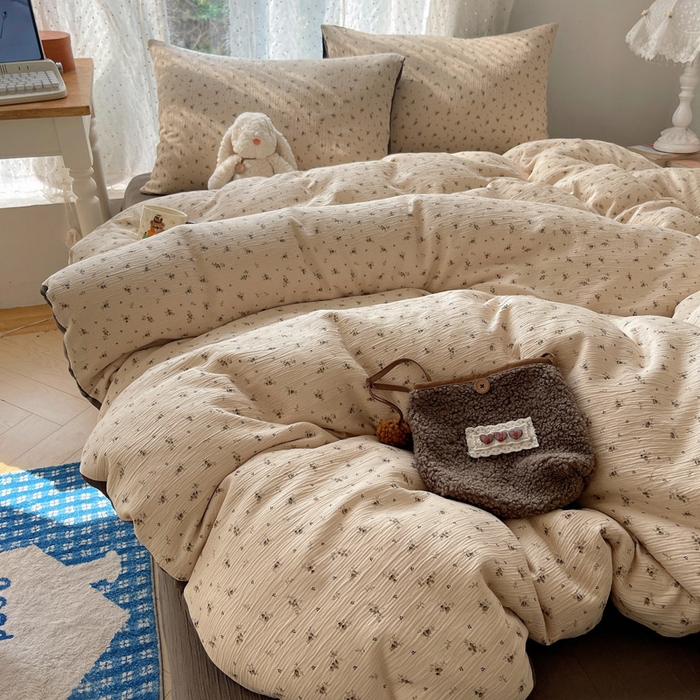 91家纺网 家纺一手货源 找家纺 温眠家纺 2026新款亲肤舒适甄选三层纱印花套件系列四件套 莫奈-咖