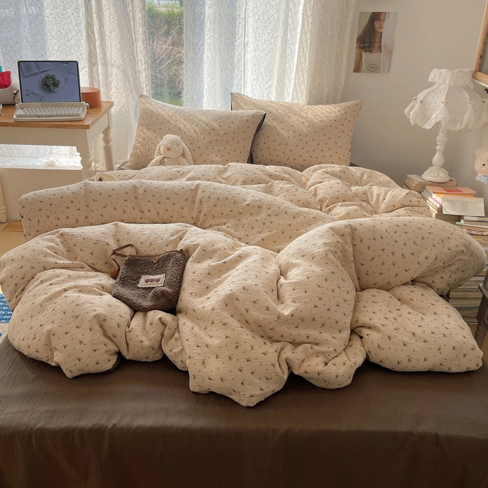 91家纺网 家纺一手货源 找家纺 温眠家纺 2026新款亲肤舒适甄选三层纱印花套件系列四件套 莫奈-咖