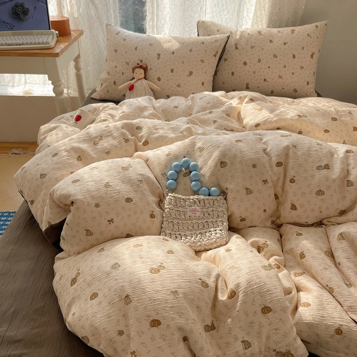 91家纺网 家纺一手货源 找家纺 温眠家纺 2026新款亲肤舒适甄选三层纱印花套件系列四件套 南瓜派