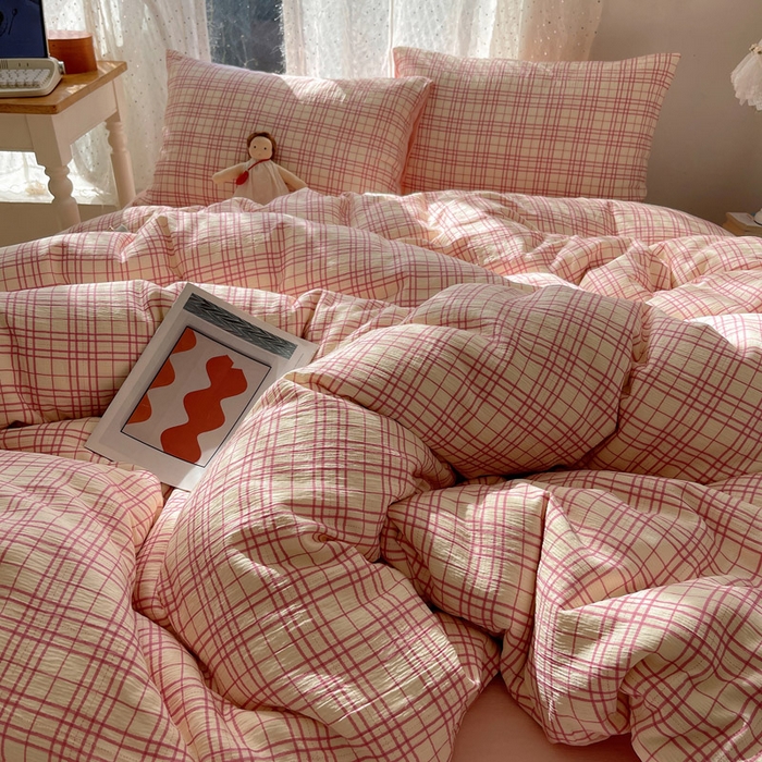 91家纺网 家纺一手货源 找家纺 温眠家纺 2026新款亲肤舒适甄选三层纱印花套件系列四件套 梅森粉