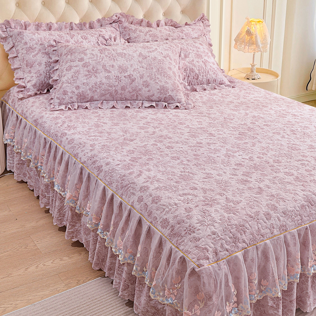 91家纺网 家纺一手货源 找家纺 小雨家纺 2026新款木棉皱皱纱加棉床裙床罩三件套花边被套 蝶舞花间-豆沙