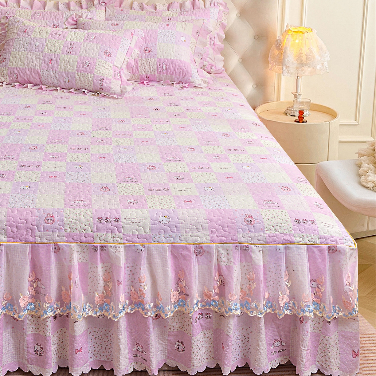 91家纺网 家纺一手货源 找家纺 小雨家纺 2026新款木棉皱皱纱加棉床裙床罩三件套花边被套 粉布布-樱花粉