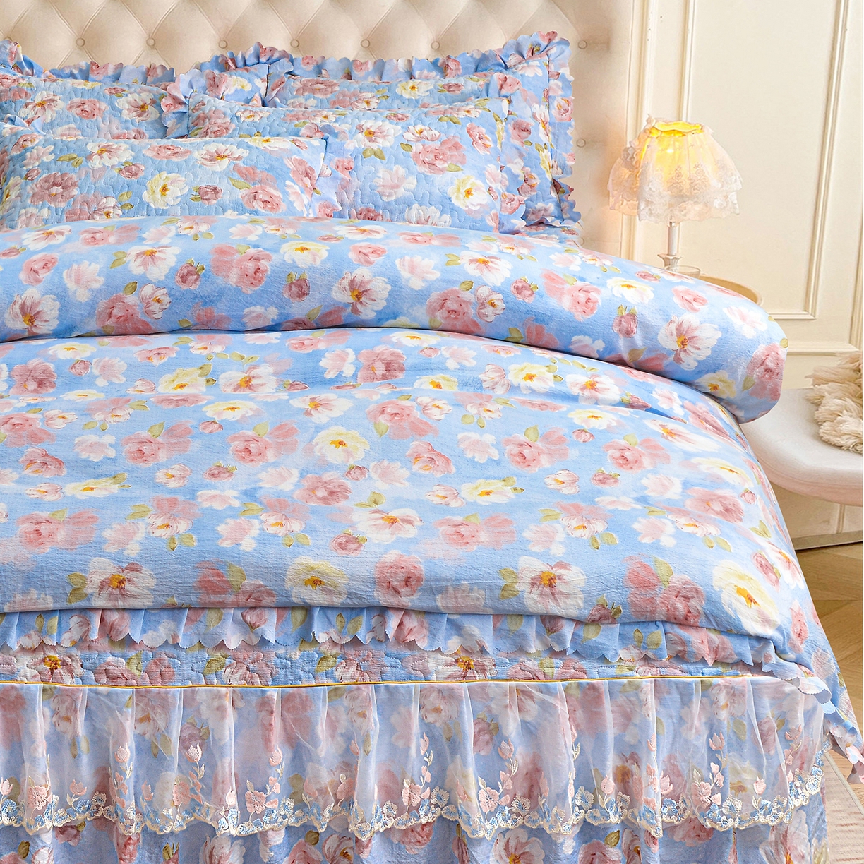 91家纺网 家纺一手货源 找家纺 小雨家纺 2026新款木棉皱皱纱加棉床裙床罩三件套花边被套 山花烂漫-樱花粉