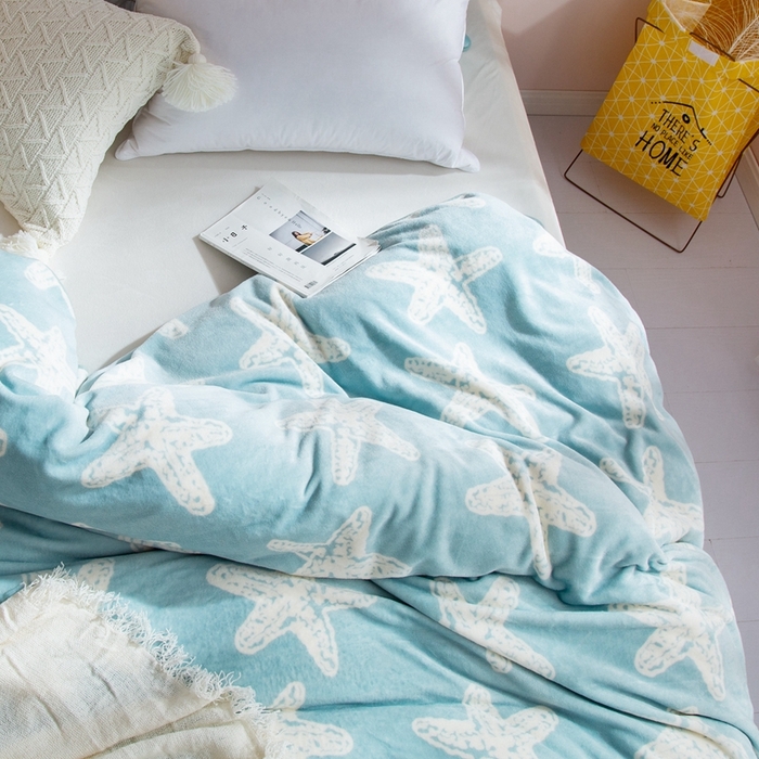 91家纺网 家纺一手货源 找家纺 总来菲毛毯 2025新款270克法莱绒毛毯印花珊瑚绒毯子加厚法兰绒休闲毯