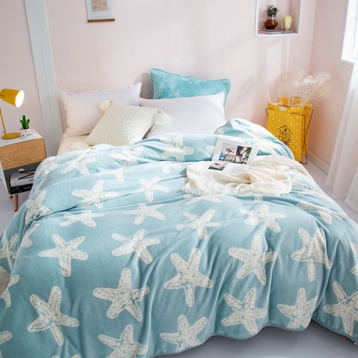 91家纺网 家纺一手货源 找家纺 总来菲毛毯 2025新款270克法莱绒毛毯印花珊瑚绒毯子加厚法兰绒休闲毯