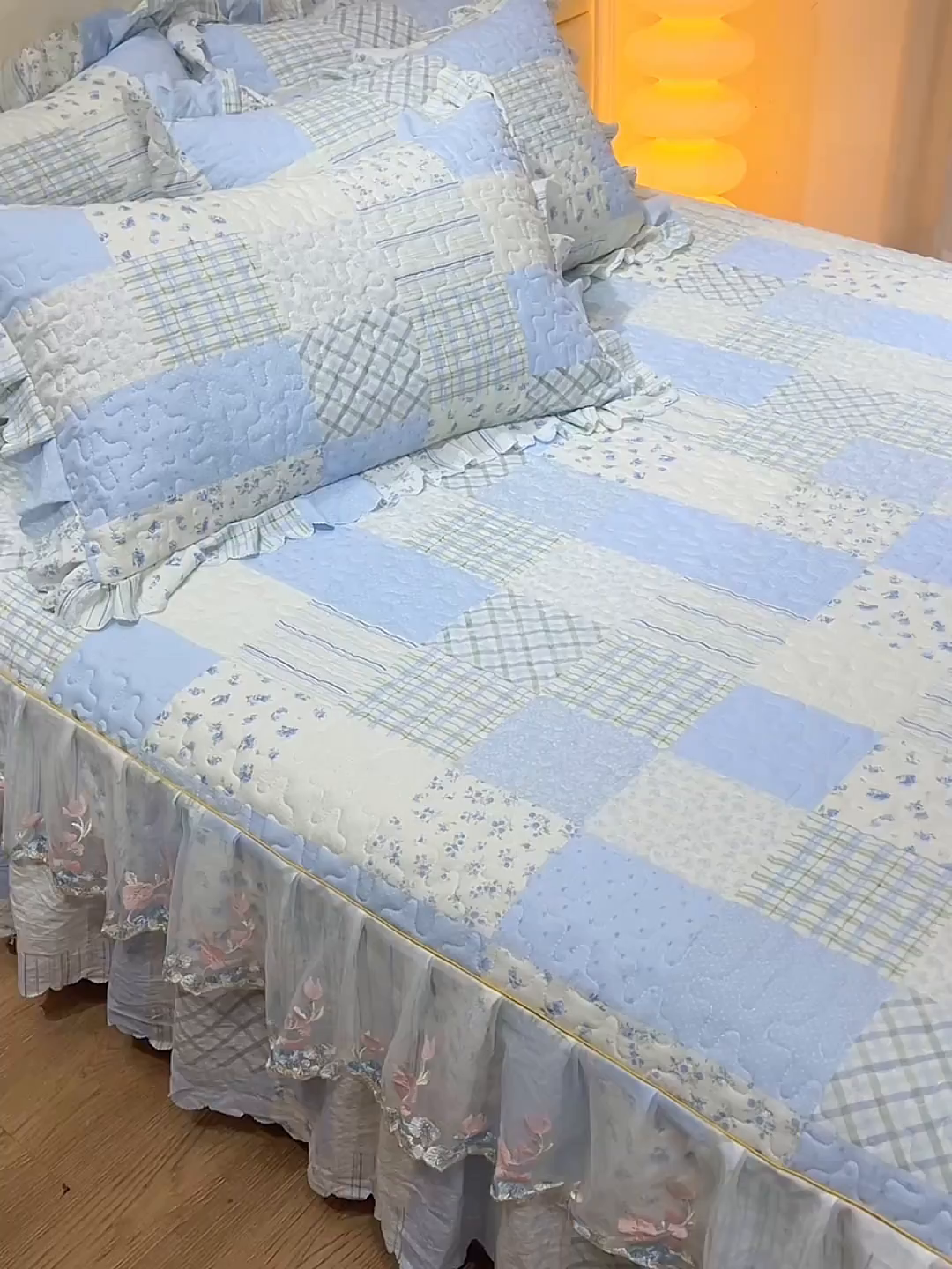 91家纺网 家纺一手货源 找家纺 小雨家纺 2026新款木棉皱皱纱加棉床裙床罩三件套花边被套 2773（云）浅蓝