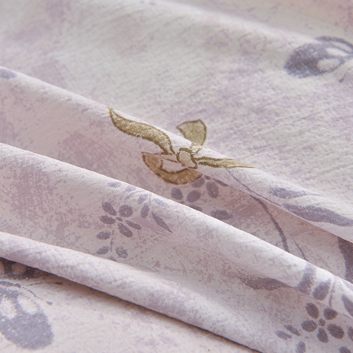 91家纺网 家纺一手货源 找家纺 小雨家纺 2026新款木棉皱皱纱加棉床裙床罩三件套花边被套 花姿