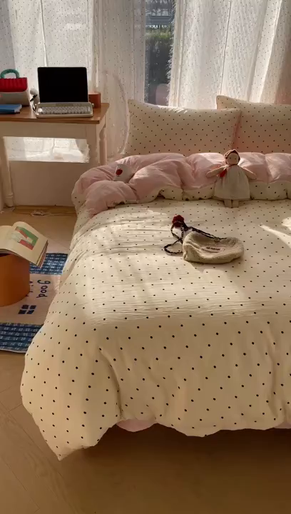 91家纺网 家纺一手货源 找家纺 温眠家纺 2026新款亲肤舒适甄选三层纱印花套件系列四件套 小黑豆