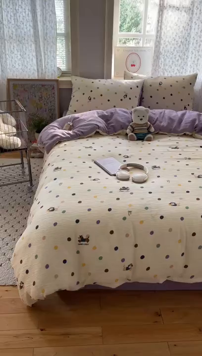 91家纺网 家纺一手货源 找家纺 温眠家纺 2026新款亲肤舒适甄选三层纱印花套件系列四件套 糖豆腊肠狗