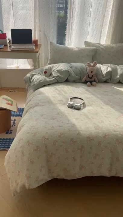 91家纺网 家纺一手货源 找家纺 温眠家纺 2026新款亲肤舒适甄选三层纱印花套件系列四件套 玫瑰夜-绿