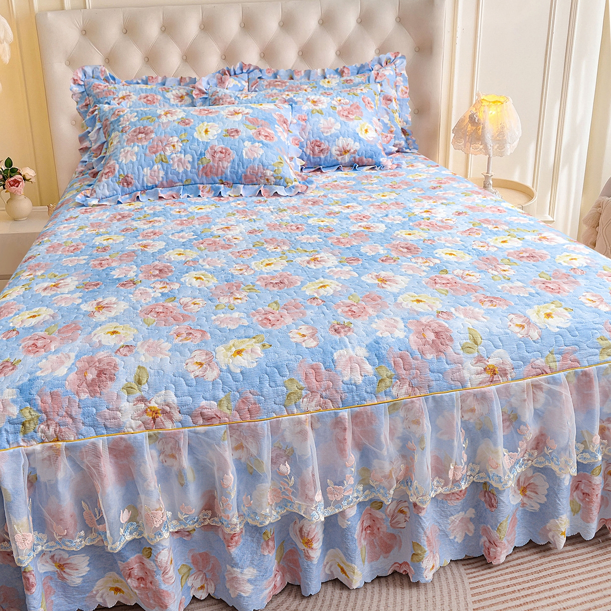 91家纺网 家纺一手货源 找家纺 小雨家纺 2026新款木棉皱皱纱加棉床裙床罩三件套花边被套 山花烂漫-樱花粉