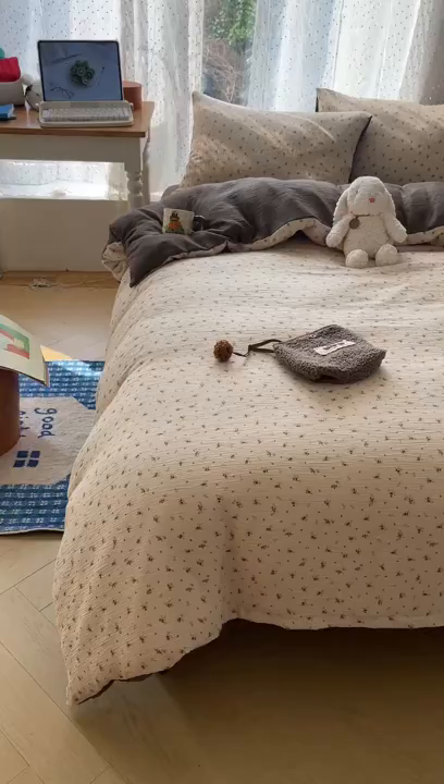 91家纺网 家纺一手货源 找家纺 温眠家纺 2026新款亲肤舒适甄选三层纱印花套件系列四件套 莫奈-咖