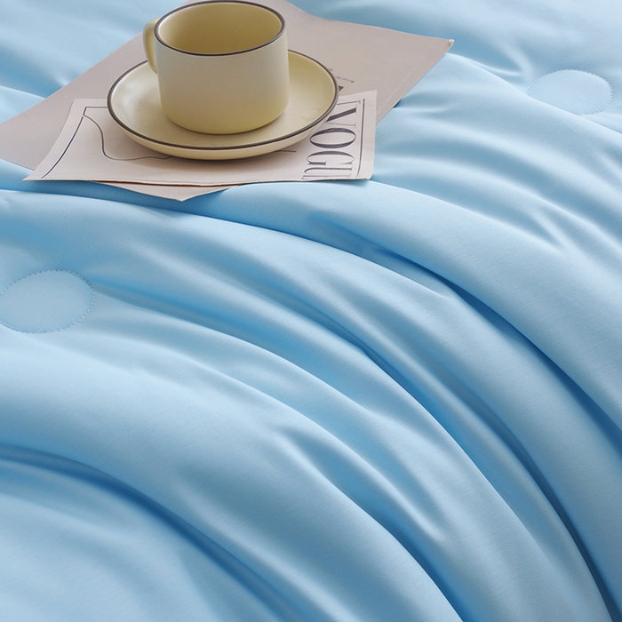 91家纺网 家纺一手货源 找家纺 启优家纺 全棉纯色羽绒被子被芯 天空蓝