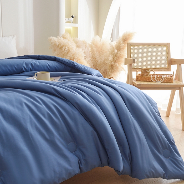 91家纺网 家纺一手货源 找家纺 启优家纺 全棉纯色羽绒被子被芯 靛蓝