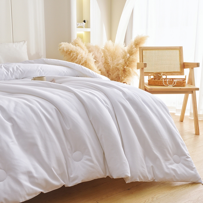 91家纺网 家纺一手货源 找家纺 启优家纺 全棉纯色羽绒被子被芯 本白