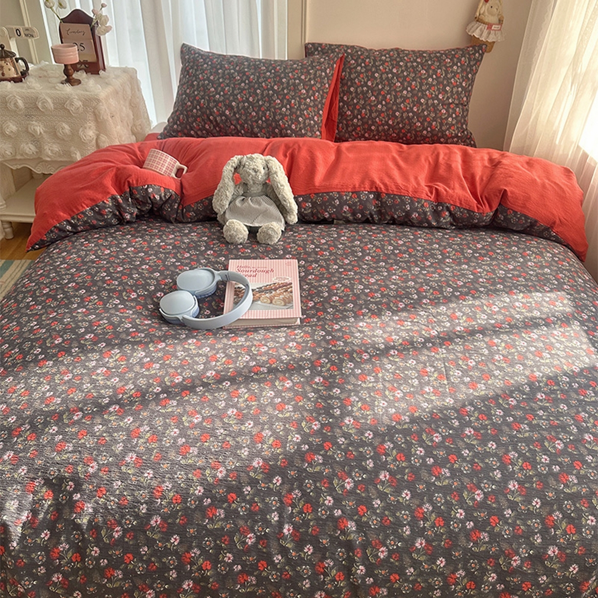 91家纺网 家纺一手货源 找家纺 温眠家纺 2026新款敲可爱的奶呼呼云感双层纱简约四件套系列-超级治愈~ 暗夜玫瑰