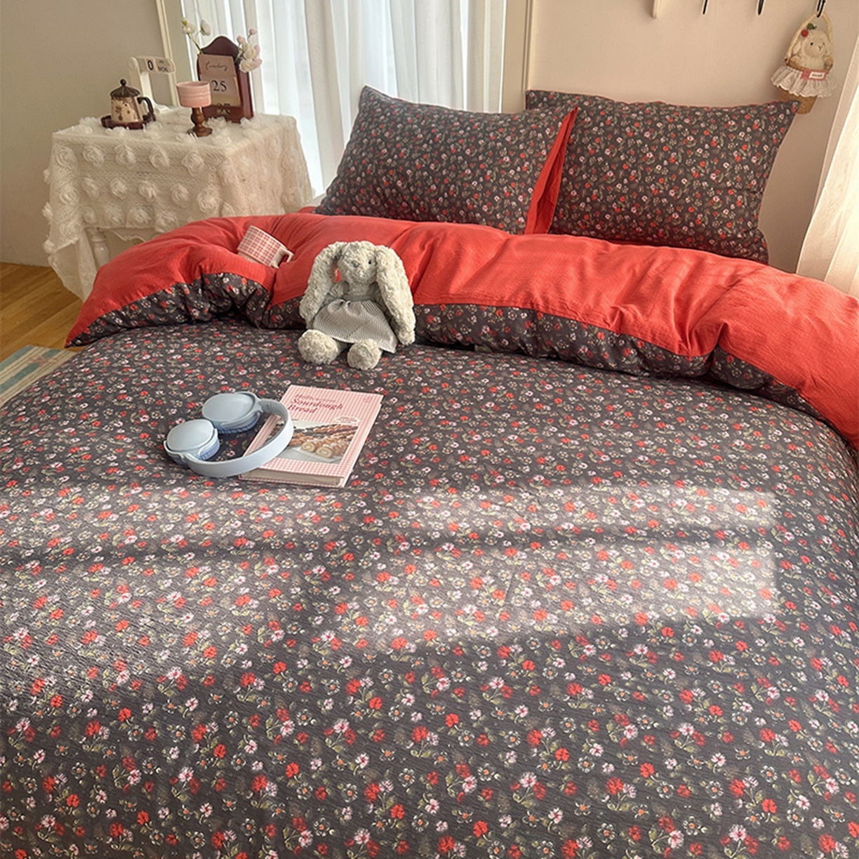 91家纺网 家纺一手货源 找家纺 温眠家纺 2026新款敲可爱的奶呼呼云感双层纱简约四件套系列-超级治愈~ 暗夜玫瑰