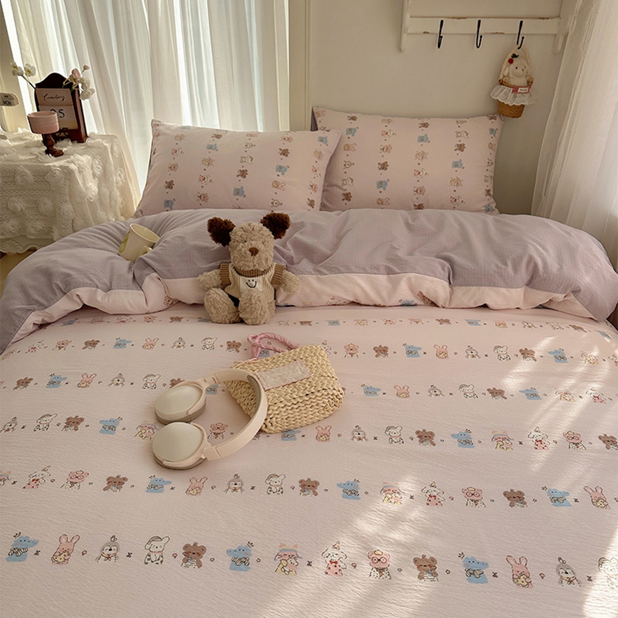 91家纺网 家纺一手货源 找家纺 温眠家纺 2026新款敲可爱的奶呼呼云感双层纱简约四件套系列-超级治愈~ 动物游园