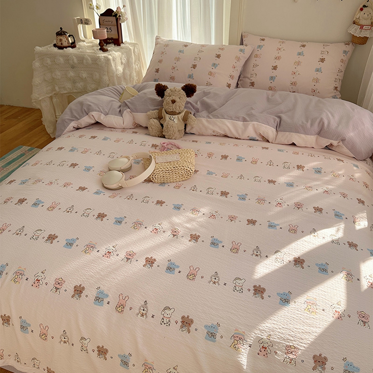 91家纺网 家纺一手货源 找家纺 温眠家纺 2026新款敲可爱的奶呼呼云感双层纱简约四件套系列-超级治愈~ 动物游园