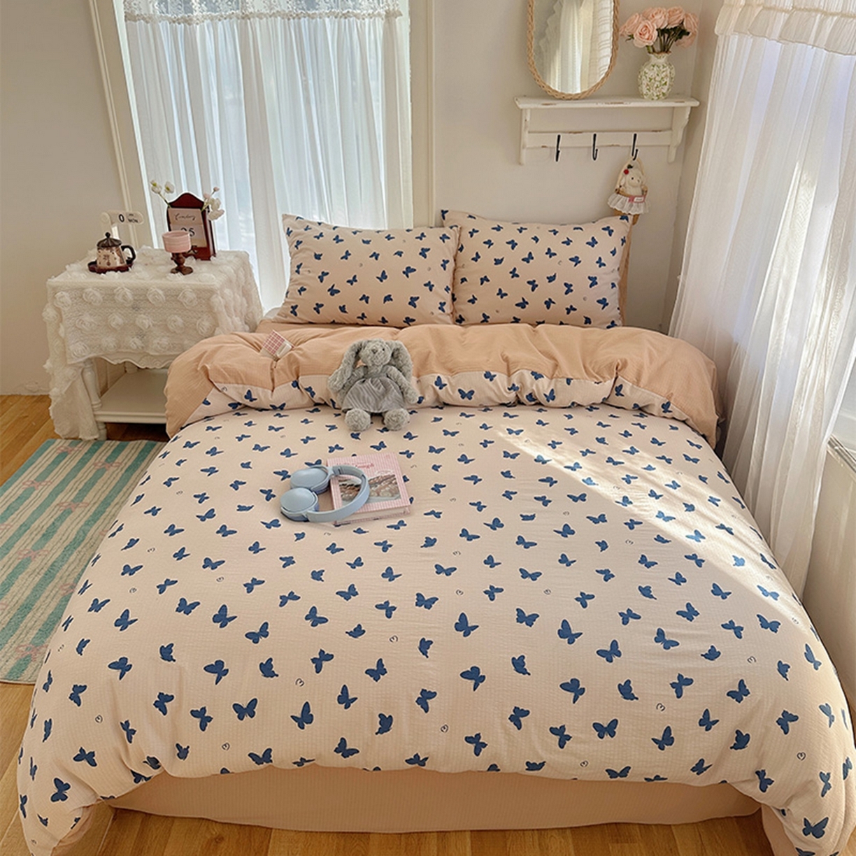 91家纺网 家纺一手货源 找家纺 温眠家纺 2026新款敲可爱的奶呼呼云感双层纱简约四件套系列-超级治愈~ 蝴蝶剪影