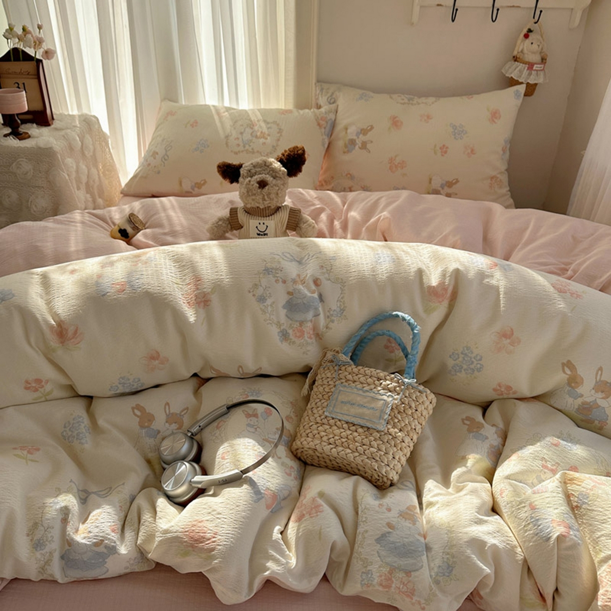 91家纺网 家纺一手货源 找家纺 温眠家纺 2026新款敲可爱的奶呼呼云感双层纱简约四件套系列-超级治愈~ 镜子里的兔