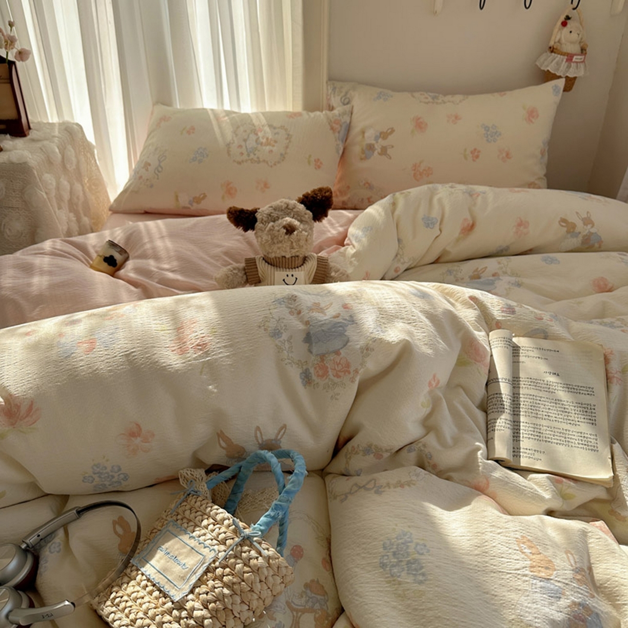 91家纺网 家纺一手货源 找家纺 温眠家纺 2026新款敲可爱的奶呼呼云感双层纱简约四件套系列-超级治愈~ 镜子里的兔