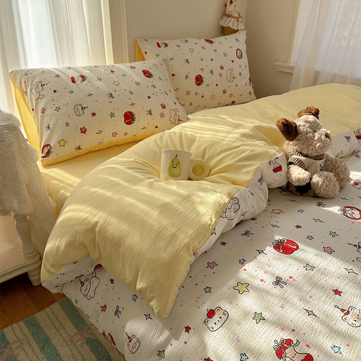 91家纺网 家纺一手货源 找家纺 温眠家纺 2026新款敲可爱的奶呼呼云感双层纱简约四件套系列-超级治愈~ 苹果小怪