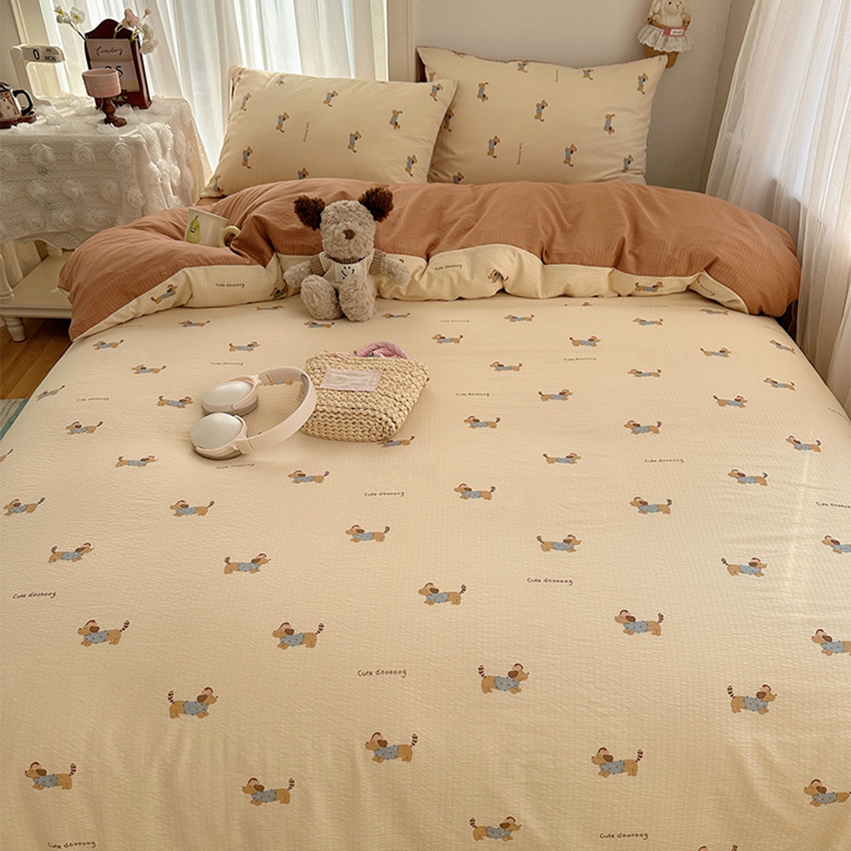 91家纺网 家纺一手货源 找家纺 温眠家纺 2026新款敲可爱的奶呼呼云感双层纱简约四件套系列-超级治愈~ 俏皮狗