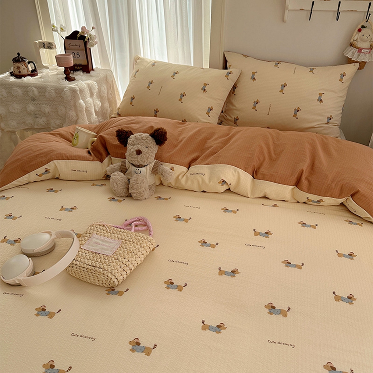 91家纺网 家纺一手货源 找家纺 温眠家纺 2026新款敲可爱的奶呼呼云感双层纱简约四件套系列-超级治愈~ 俏皮狗