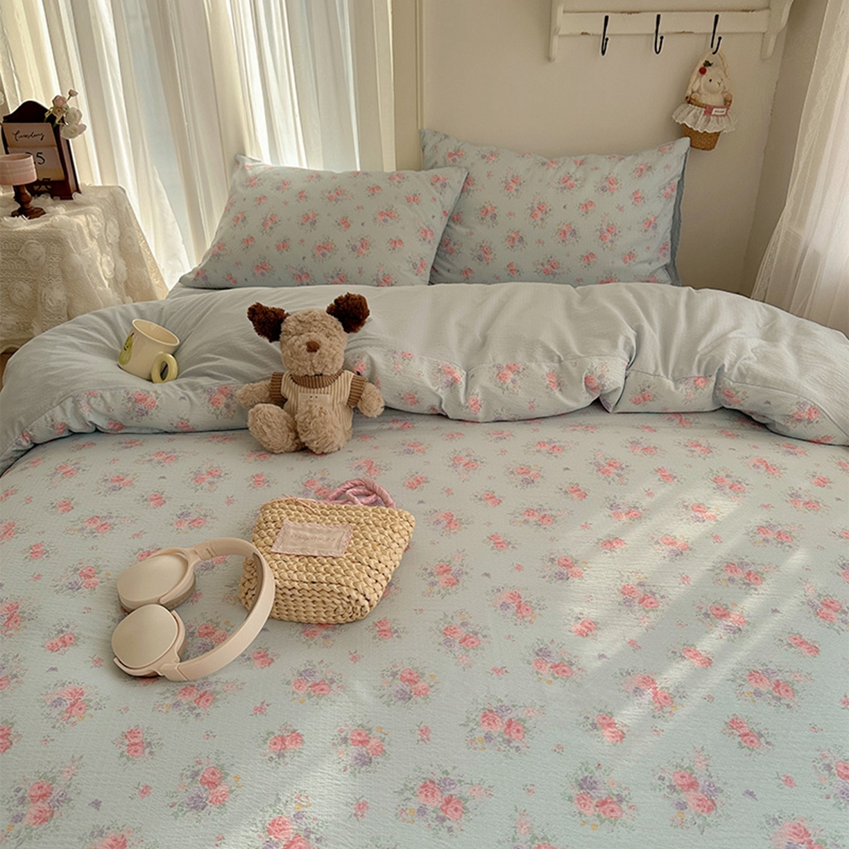 91家纺网 家纺一手货源 找家纺 温眠家纺 2026新款敲可爱的奶呼呼云感双层纱简约四件套系列-超级治愈~ 清风与雾-蓝