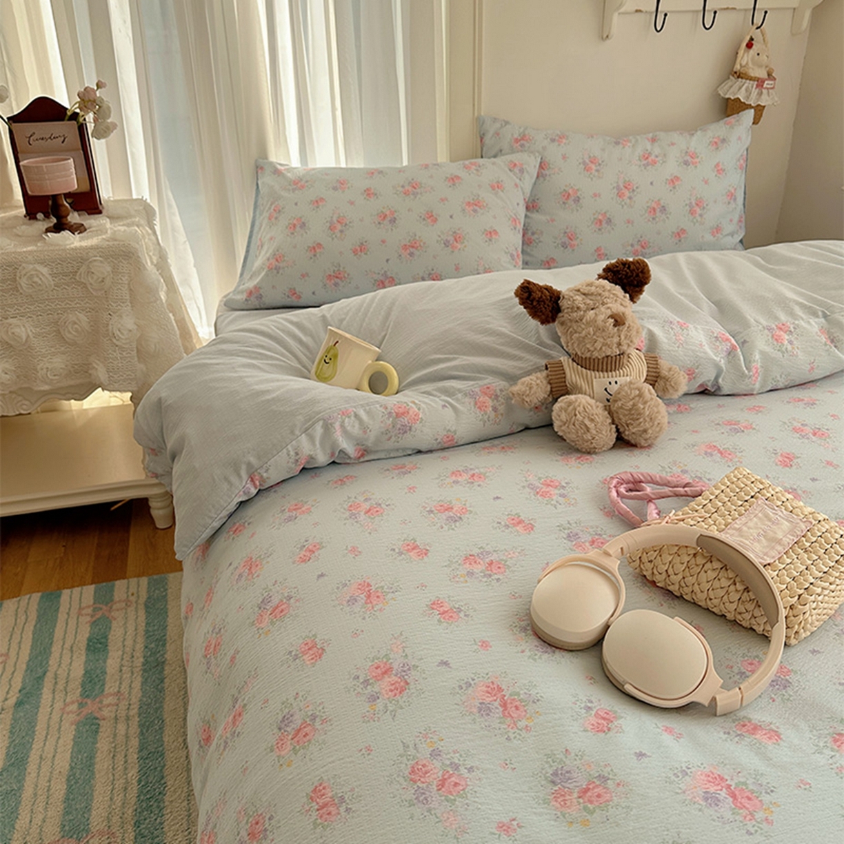 91家纺网 家纺一手货源 找家纺 温眠家纺 2026新款敲可爱的奶呼呼云感双层纱简约四件套系列-超级治愈~ 清风与雾-蓝