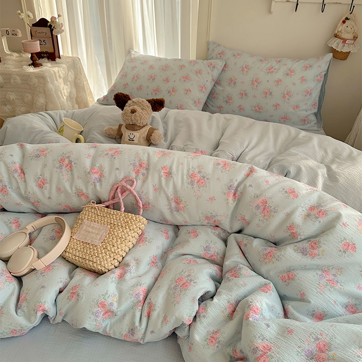 91家纺网 家纺一手货源 找家纺 温眠家纺 2026新款敲可爱的奶呼呼云感双层纱简约四件套系列-超级治愈~ 清风与雾-蓝