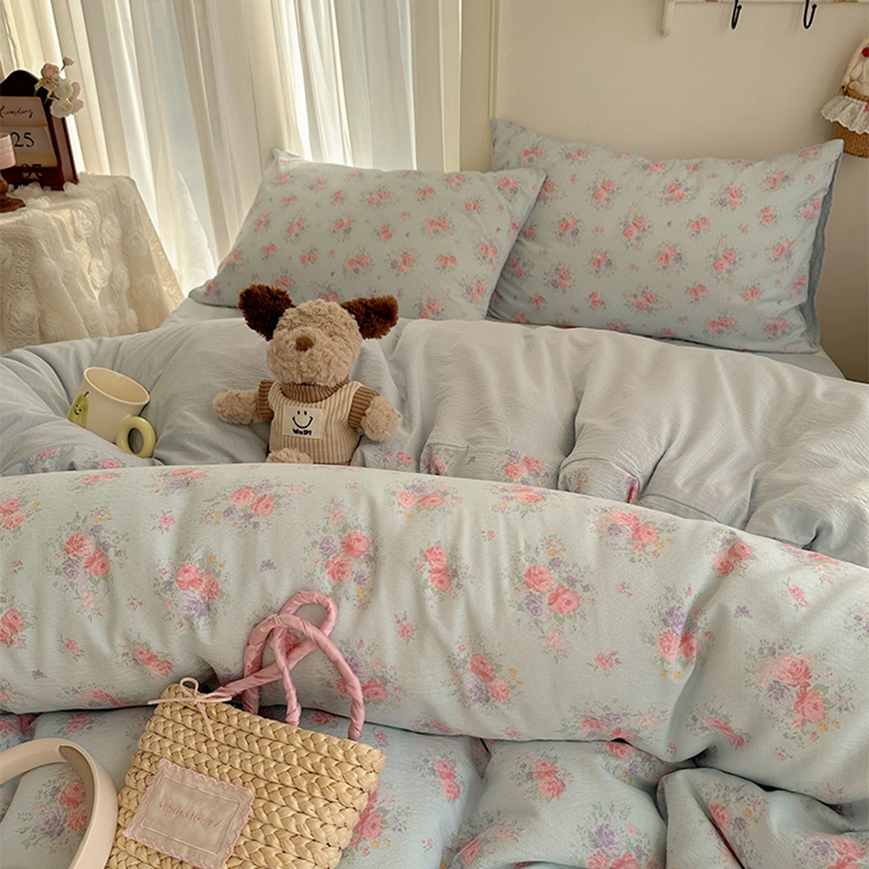 91家纺网 家纺一手货源 找家纺 温眠家纺 2026新款敲可爱的奶呼呼云感双层纱简约四件套系列-超级治愈~ 清风与雾-蓝