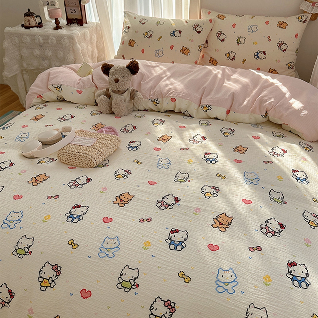 91家纺网 家纺一手货源 找家纺 温眠家纺 2026新款敲可爱的奶呼呼云感双层纱简约四件套系列-超级治愈~ 像素小猫