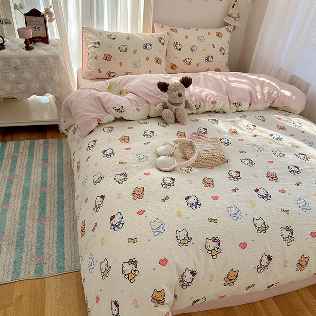 91家纺网 家纺一手货源 找家纺 温眠家纺 2026新款敲可爱的奶呼呼云感双层纱简约四件套系列-超级治愈~ 像素小猫