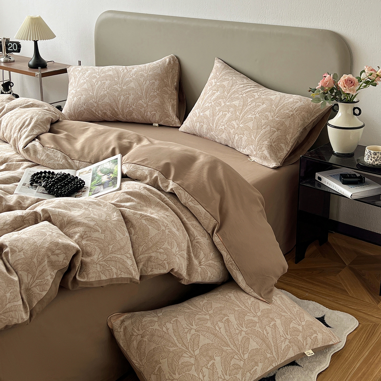 91家纺网 家纺一手货源 找家纺 锦彩家居 2026新款全棉色织大提花四件套-南法假日系列（提供买家秀） 叶茂-咖