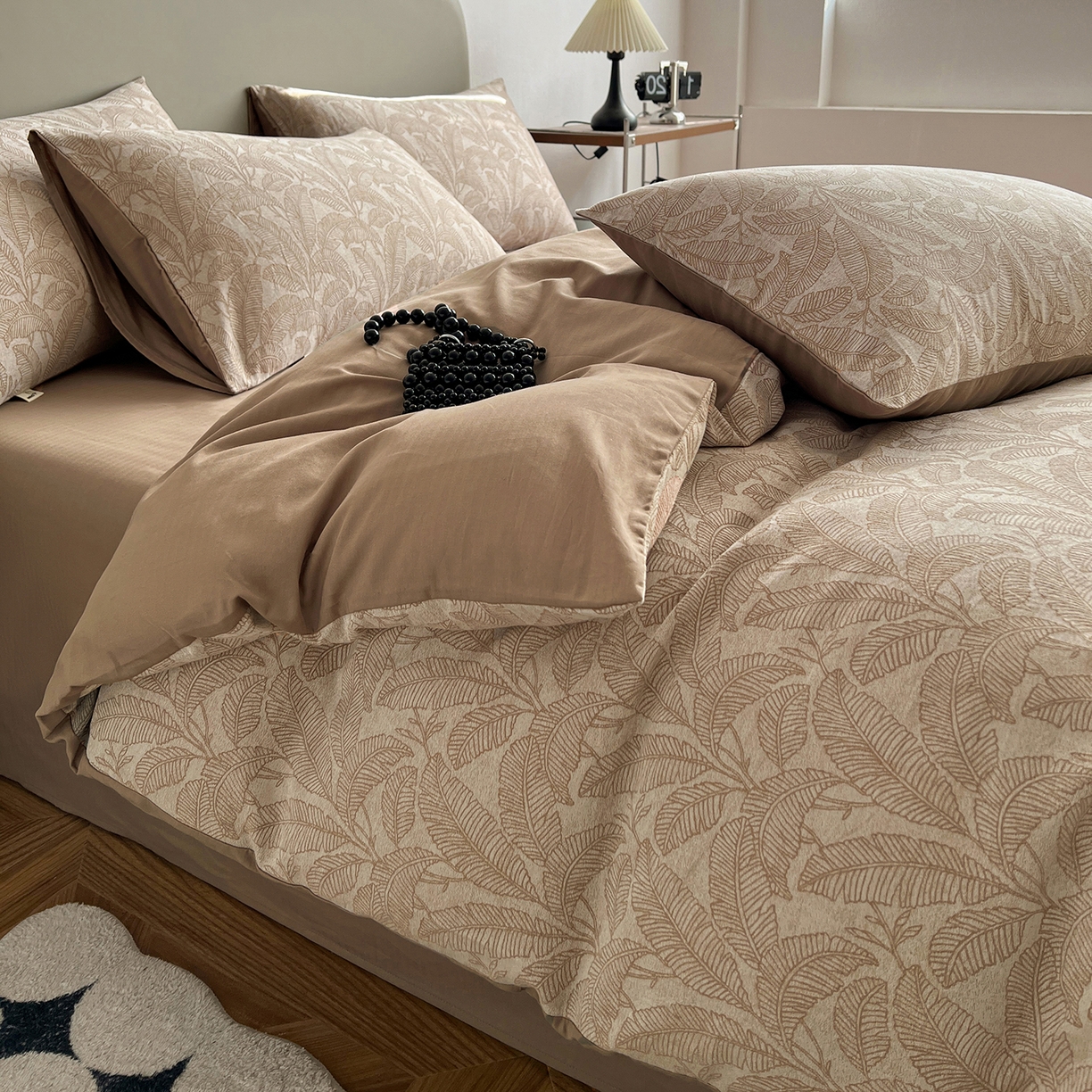 91家纺网 家纺一手货源 找家纺 锦彩家居 2026新款全棉色织大提花四件套-南法假日系列（提供买家秀） 叶茂-咖