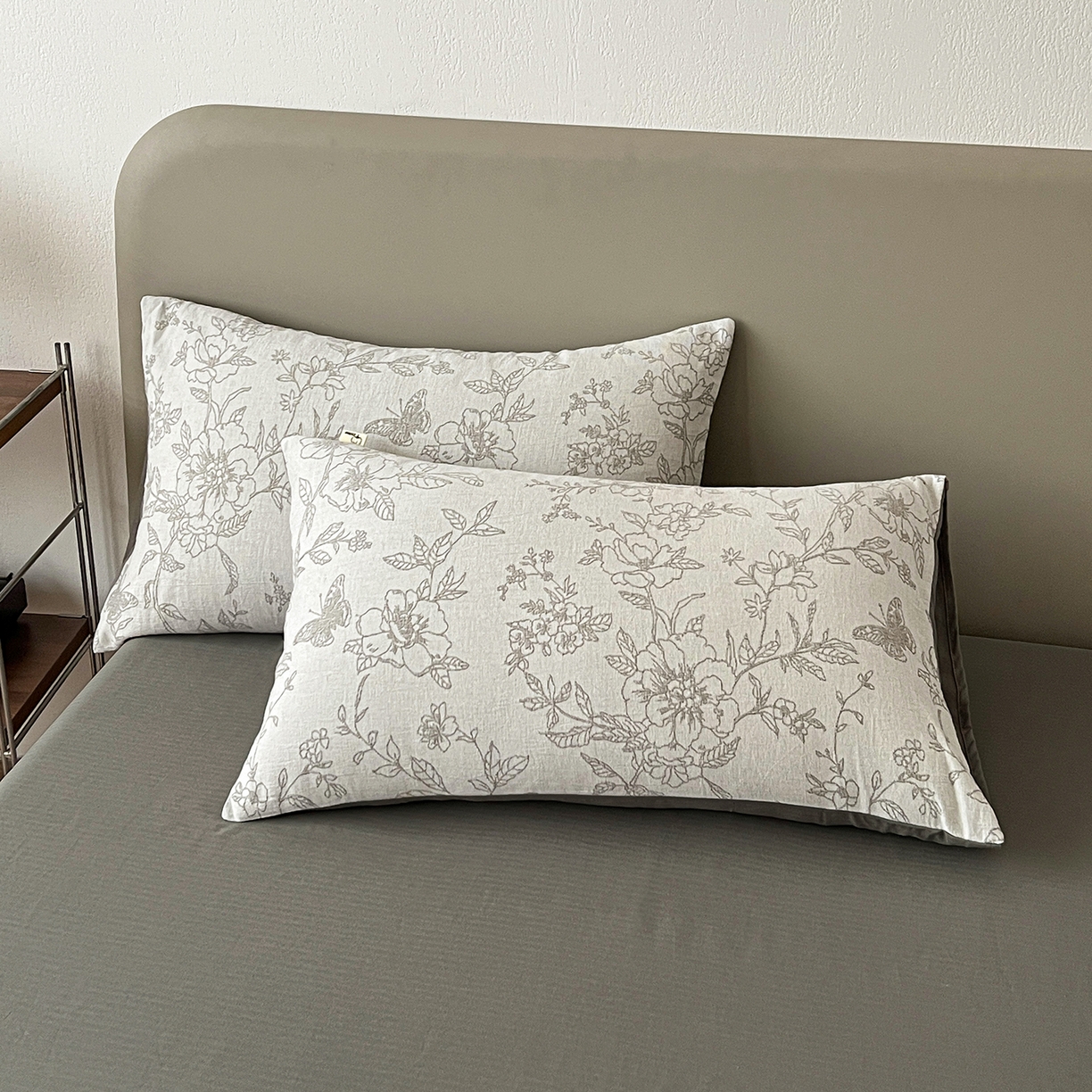 91家纺网 家纺一手货源 找家纺 锦彩家居 2026新款全棉色织三层大提花四件套-花漫辞系列（提供买家秀） 繁花-灰