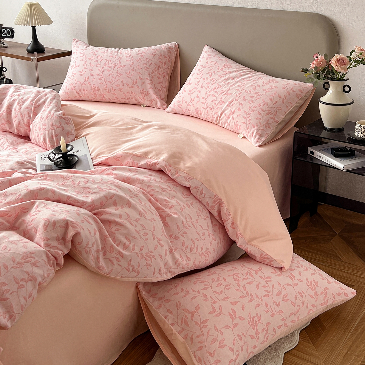 91家纺网 家纺一手货源 找家纺 锦彩家居 2026新款全棉色织三层大提花四件套-花漫辞系列（提供买家秀） 罗蔓-粉