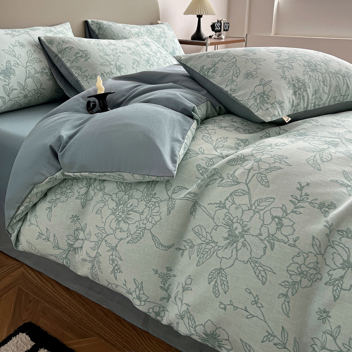 91家纺网 家纺一手货源 找家纺 锦彩家居 2026新款全棉色织三层大提花四件套-花漫辞系列（提供买家秀） 繁花-蓝