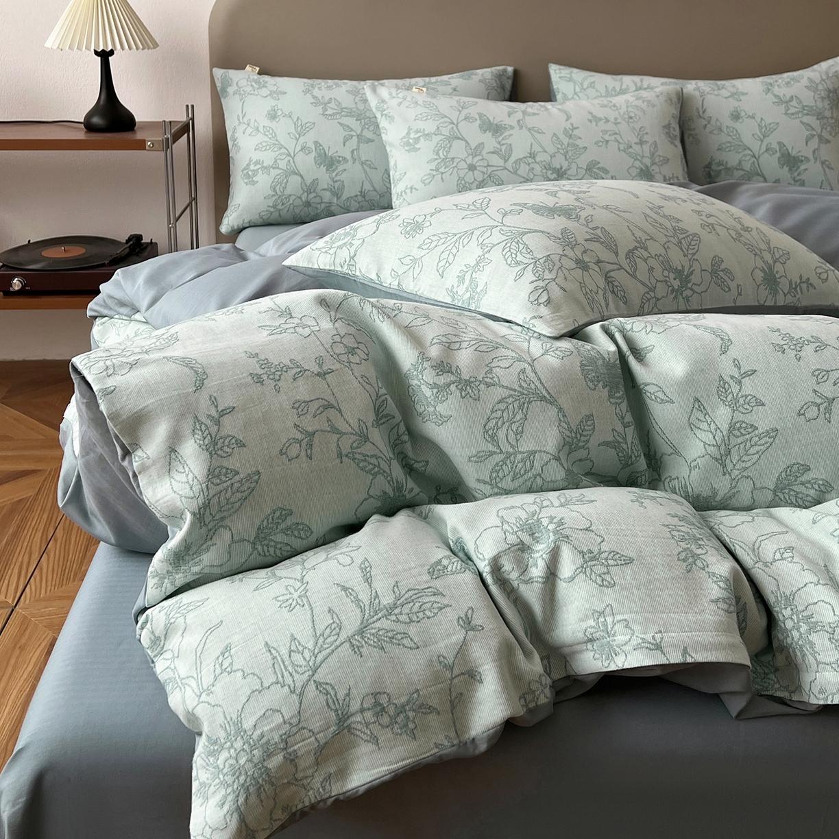 91家纺网 家纺一手货源 找家纺 锦彩家居 2026新款全棉色织三层大提花四件套-花漫辞系列（提供买家秀） 繁花-蓝