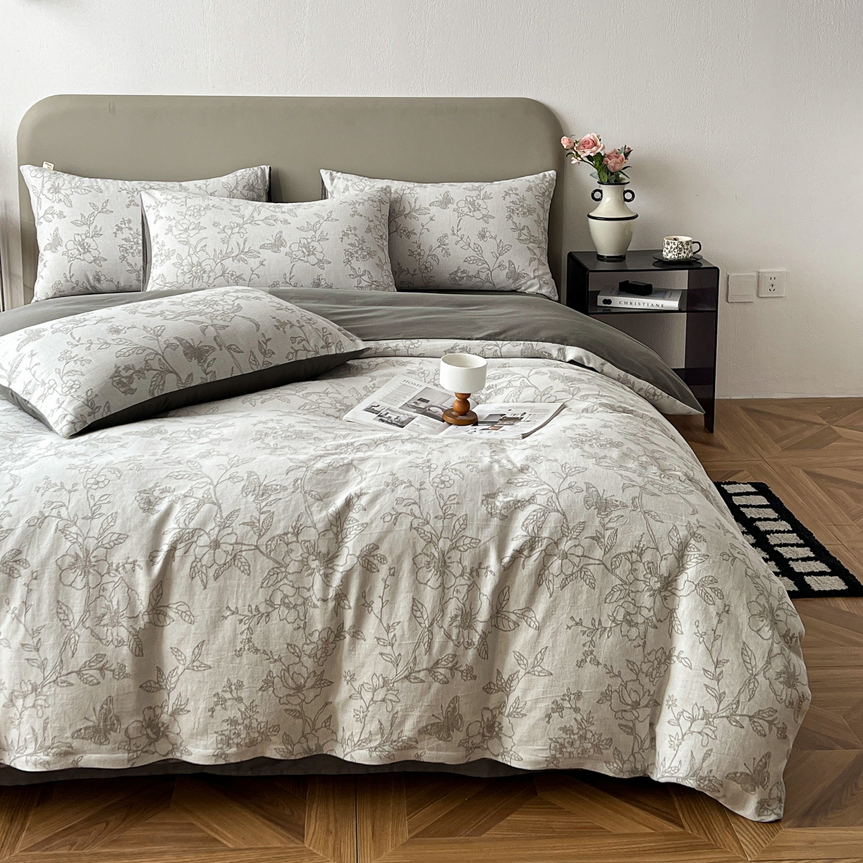 91家纺网 家纺一手货源 找家纺 锦彩家居 2026新款全棉色织三层大提花四件套-花漫辞系列（提供买家秀） 繁花-灰