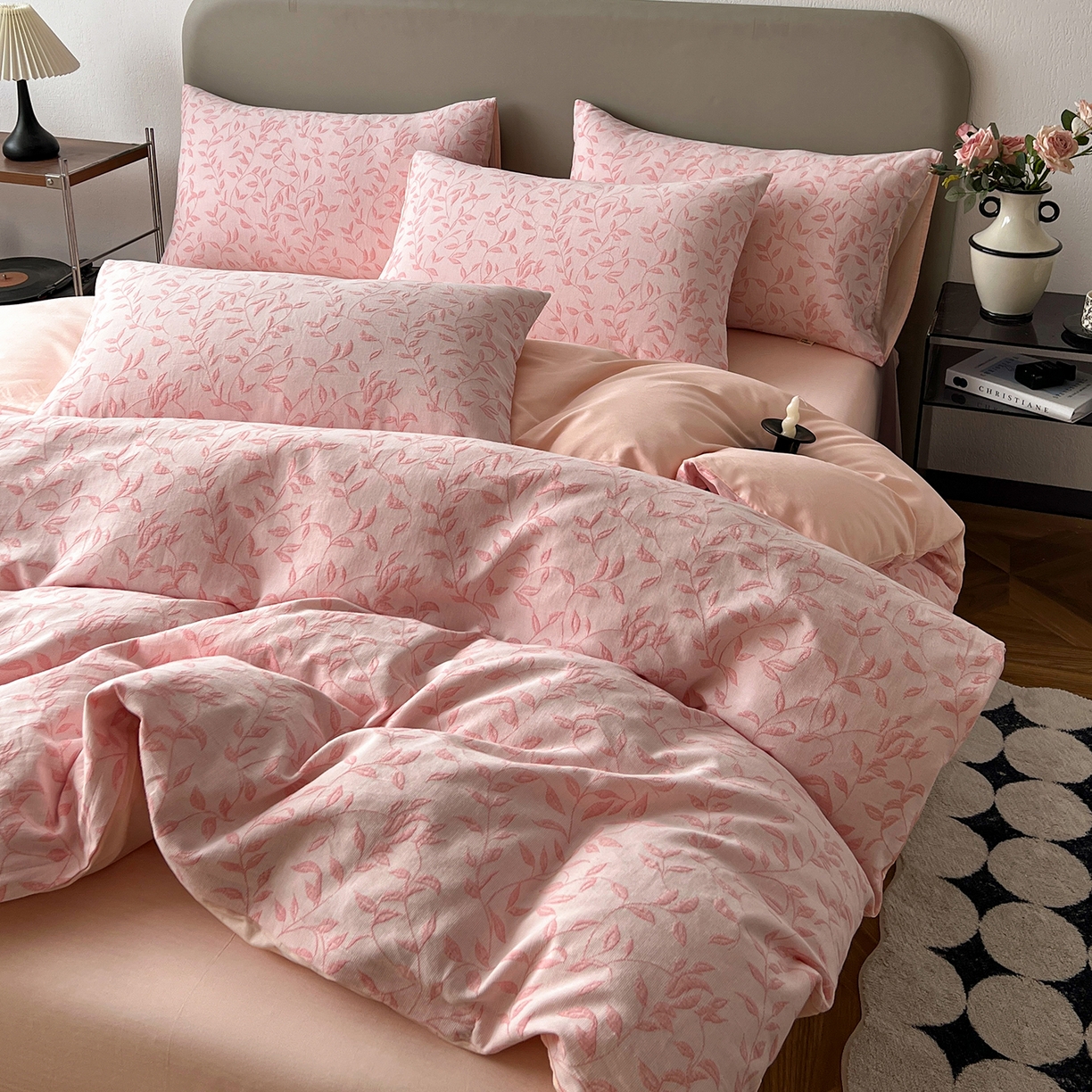 91家纺网 家纺一手货源 找家纺 锦彩家居 2026新款全棉色织三层大提花四件套-花漫辞系列（提供买家秀） 罗蔓-粉