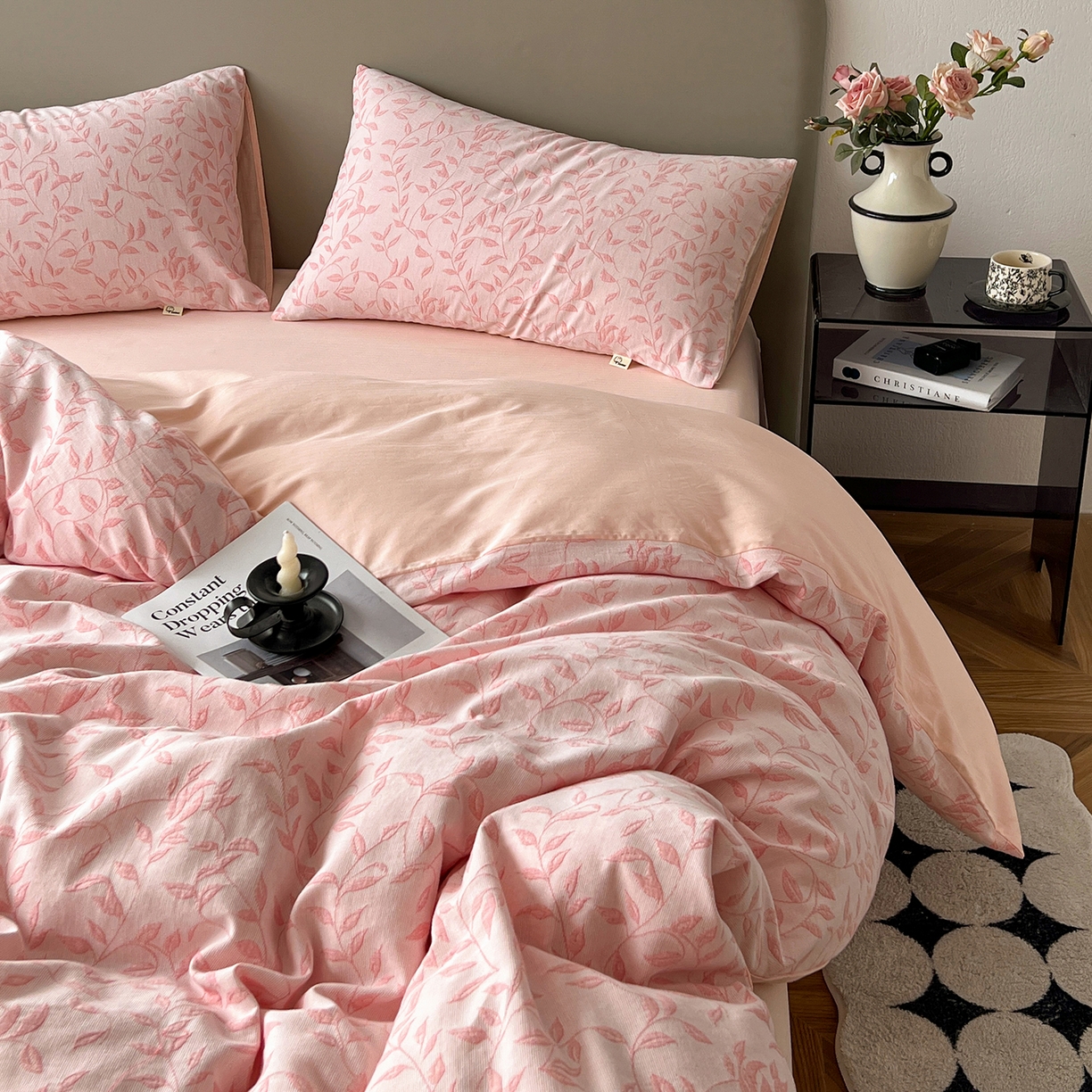 91家纺网 家纺一手货源 找家纺 锦彩家居 2026新款全棉色织三层大提花四件套-花漫辞系列（提供买家秀） 罗蔓-粉