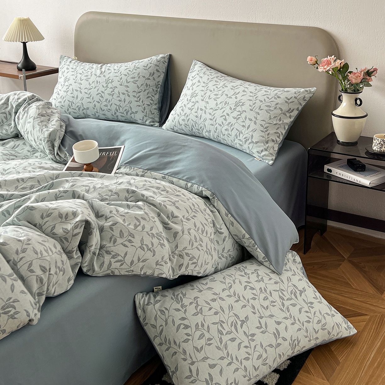 91家纺网 家纺一手货源 找家纺 锦彩家居 2026新款全棉色织三层大提花四件套-花漫辞系列（提供买家秀） 罗蔓-蓝