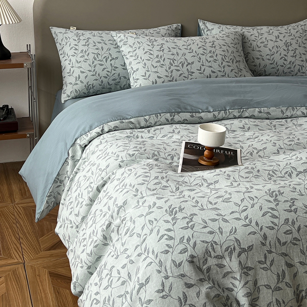 91家纺网 家纺一手货源 找家纺 锦彩家居 2026新款全棉色织三层大提花四件套-花漫辞系列（提供买家秀） 罗蔓-蓝