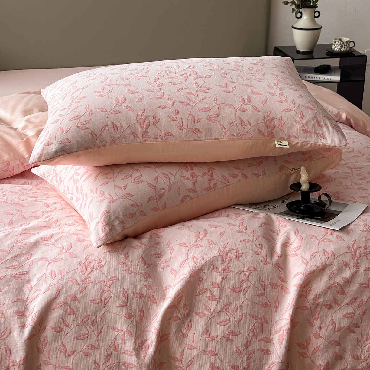 91家纺网 家纺一手货源 找家纺 锦彩家居 2026新款全棉色织三层大提花四件套-花漫辞系列（提供买家秀） 罗蔓-粉