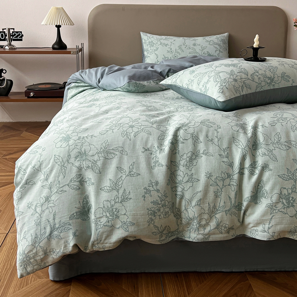 91家纺网 家纺一手货源 找家纺 锦彩家居 2026新款全棉色织三层大提花四件套-花漫辞系列（提供买家秀） 繁花-蓝