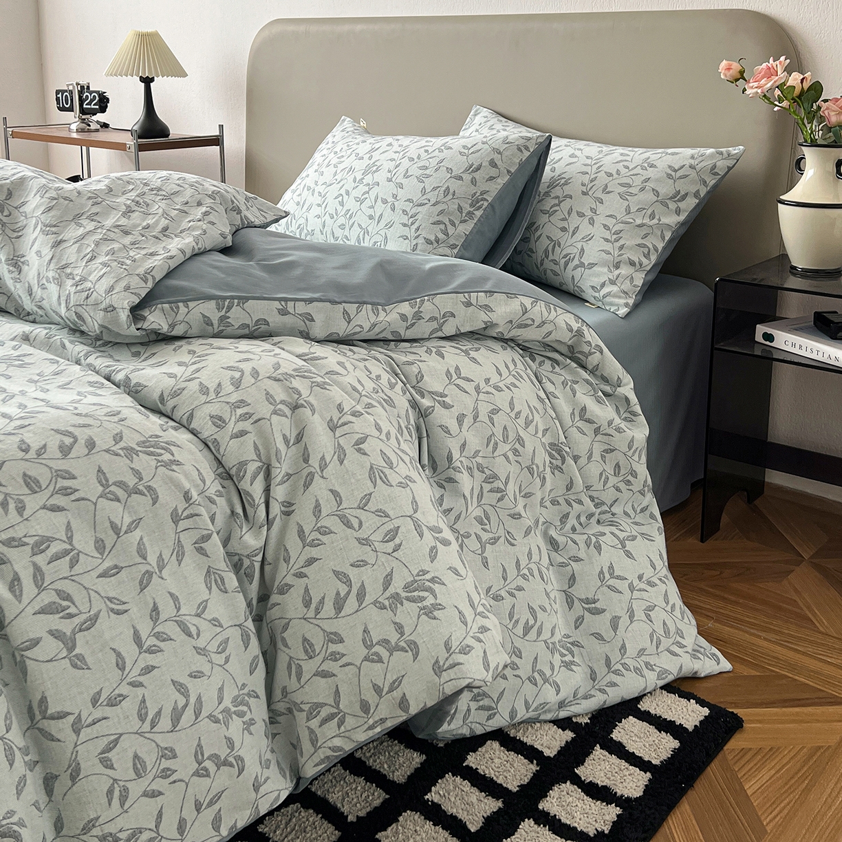 91家纺网 家纺一手货源 找家纺 锦彩家居 2026新款全棉色织三层大提花四件套-花漫辞系列（提供买家秀） 罗蔓-蓝