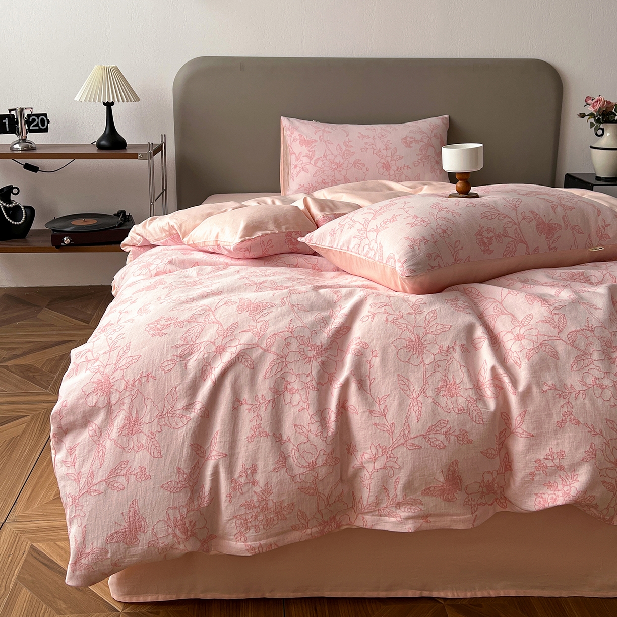 91家纺网 家纺一手货源 找家纺 锦彩家居 2026新款全棉色织三层大提花四件套-花漫辞系列（提供买家秀） 繁花-粉